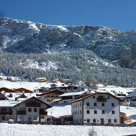 Aparthotel Restaurant Rusctlea Wolkenstein in Gröden